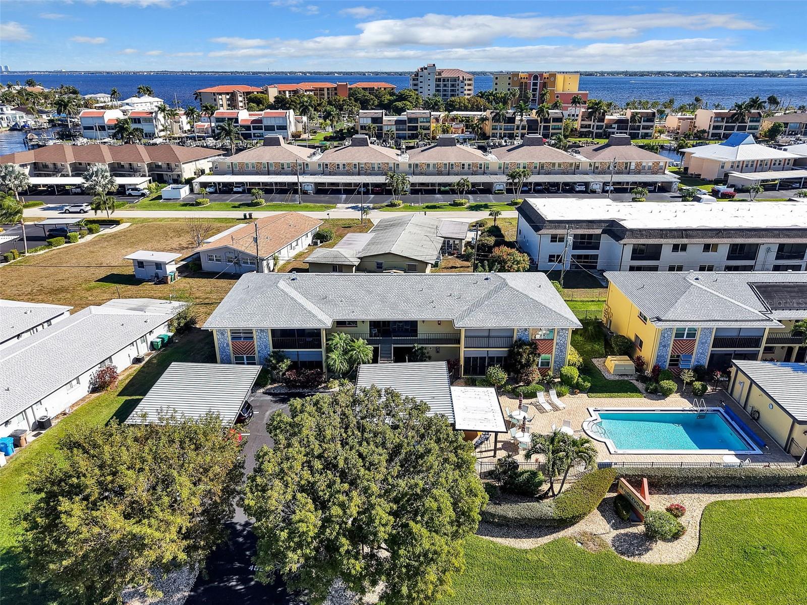 RENDEZVOUS CONDO - Residential
