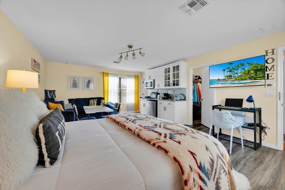 WINDERMERE SOUND PH 2 - Residential