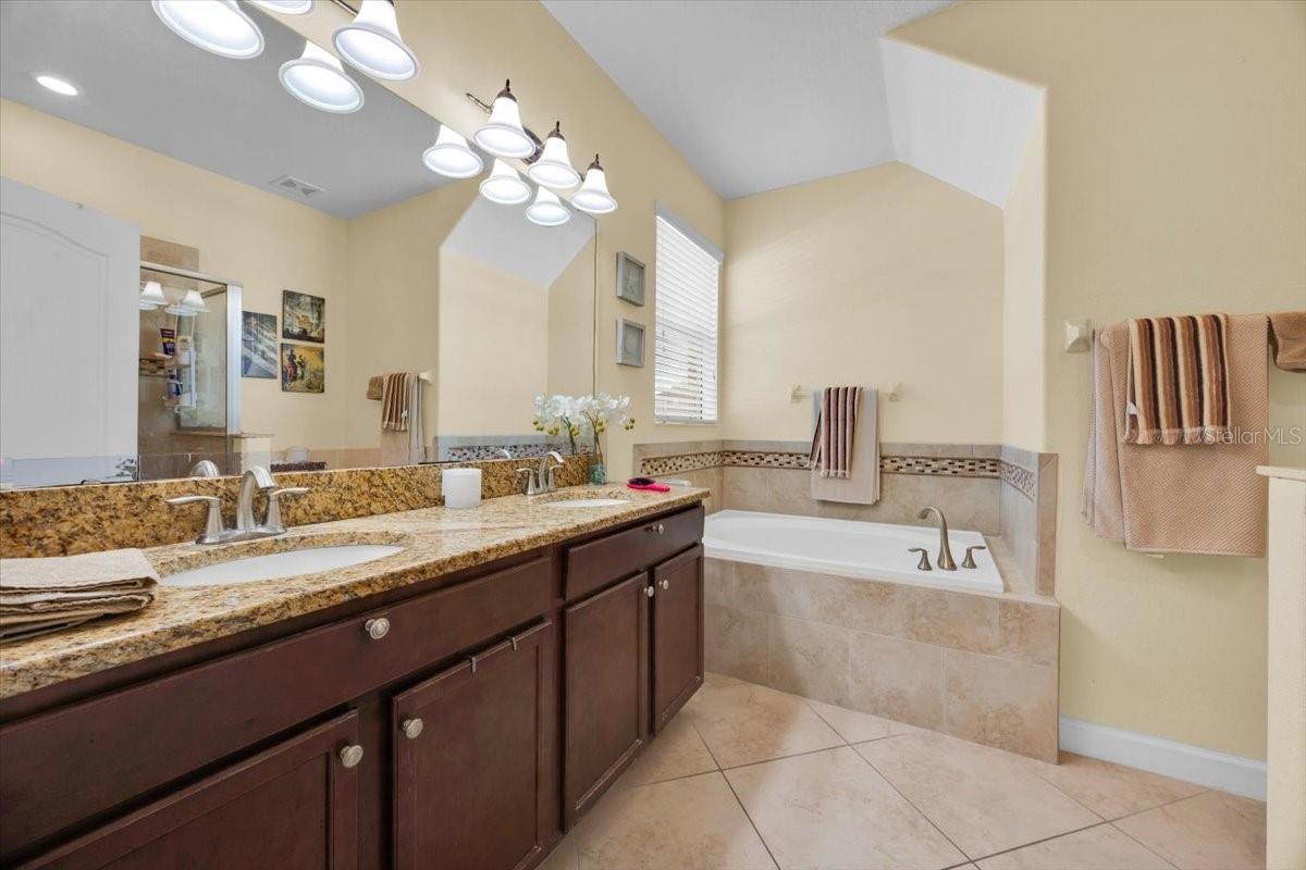WINDERMERE SOUND PH 2 - Residential