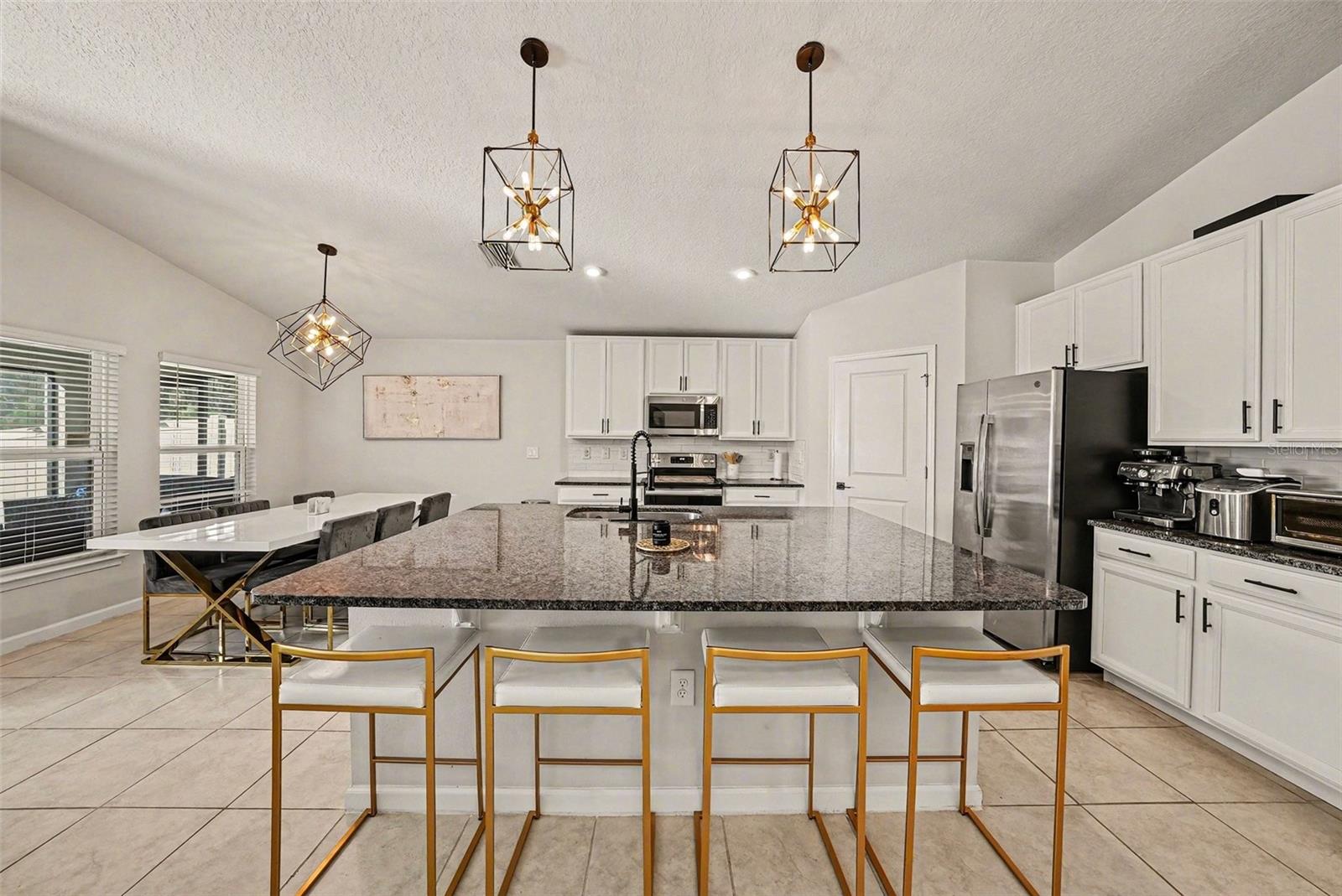 18400 HUNTERS MEADOW WALK