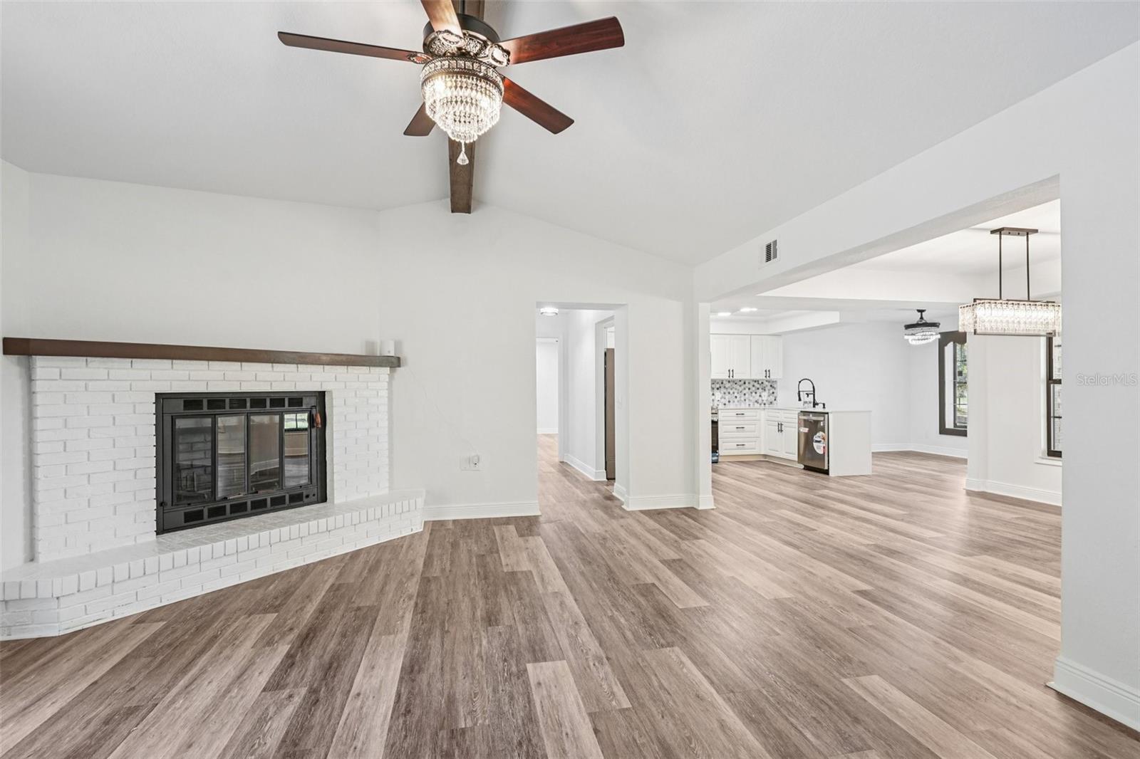 COUNTRY WOODS ESTATE - Residential