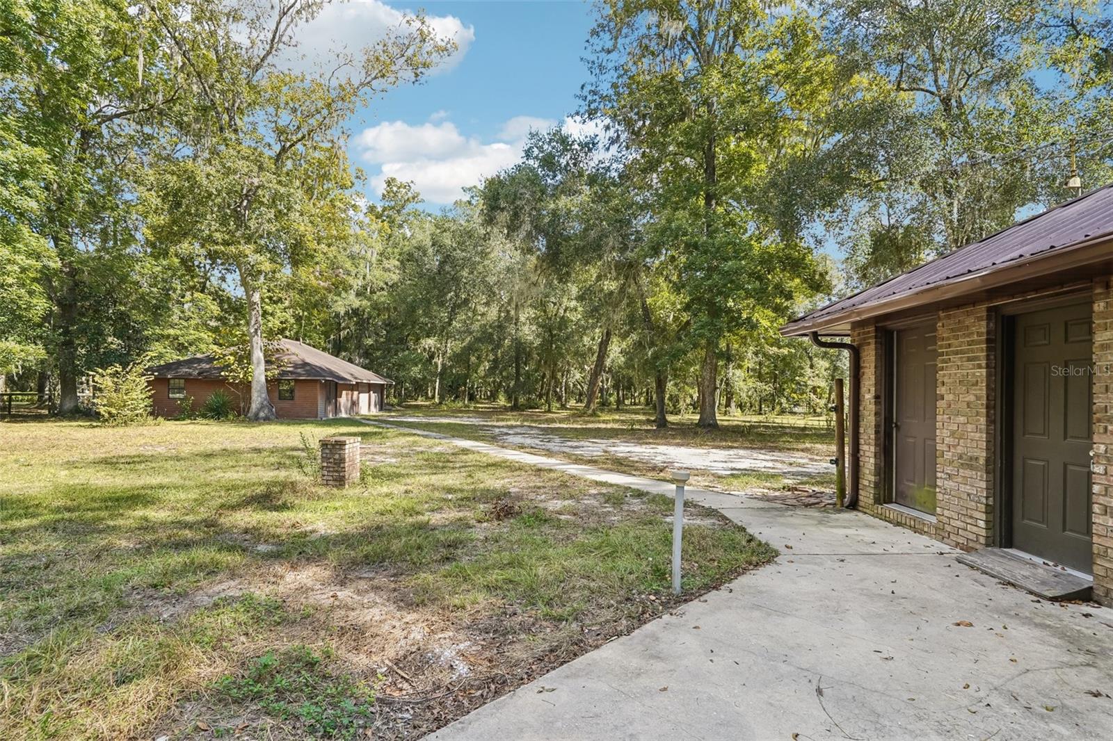 COUNTRY WOODS ESTATE - Residential