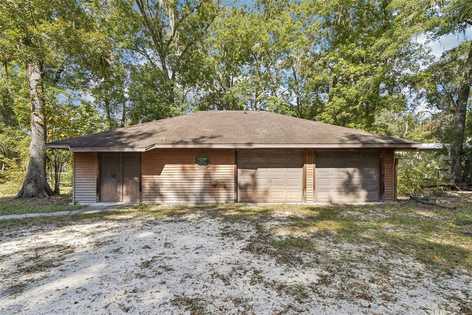 COUNTRY WOODS ESTATE - Residential