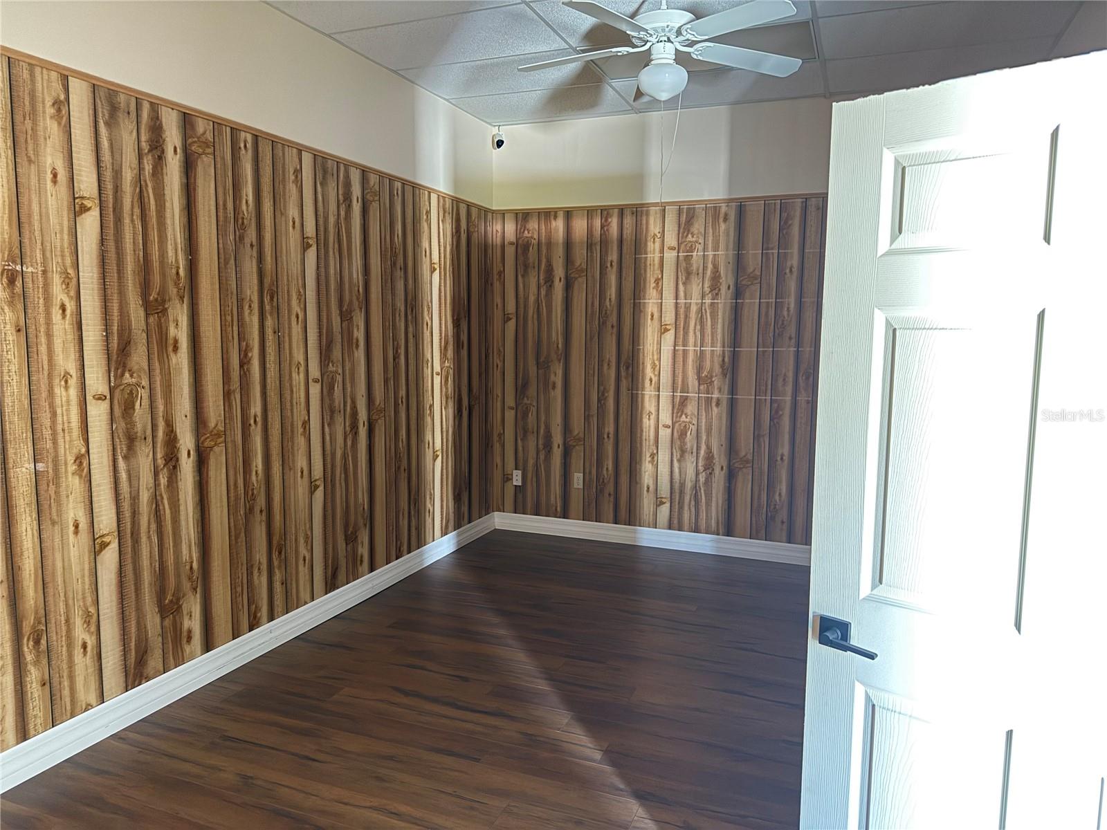 TRIWOOD - Commercial Sale