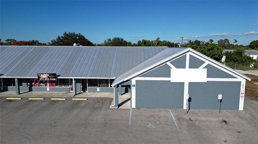 Retail condo for sale or lease on Tamiami Trail in Port Charlotte!
This unit consists of 2,280 SF and has a nice open floor plan, storage room, office and 2 restrooms. 

This property is zoned Commercial General (CG) allowing for many uses. 

Strong traffic counts - 45,500 AADT(annual average daily traffic) 

Metal roof was put on post-hurricane Ian! 

The association does not allow like-kind businesses.