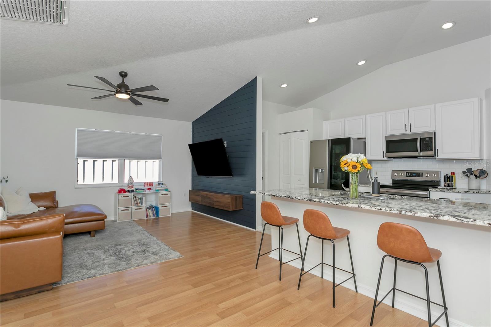 RIVERS EDGE - Residential