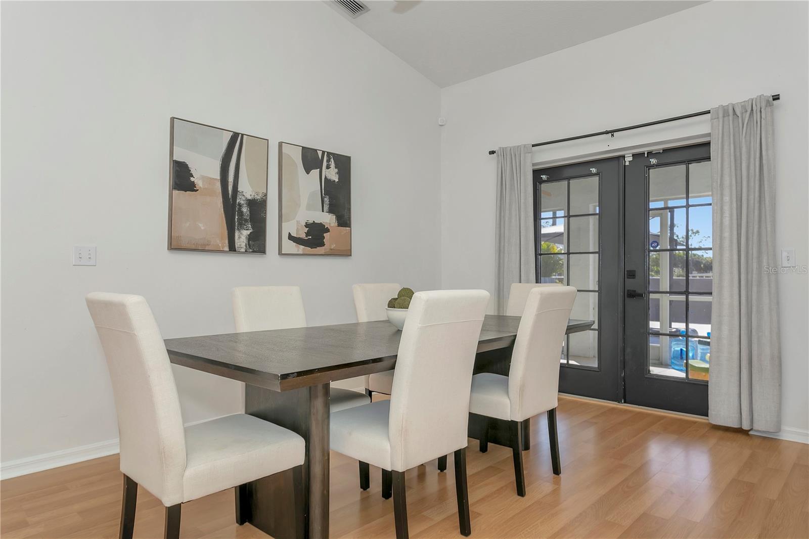 RIVERS EDGE - Residential