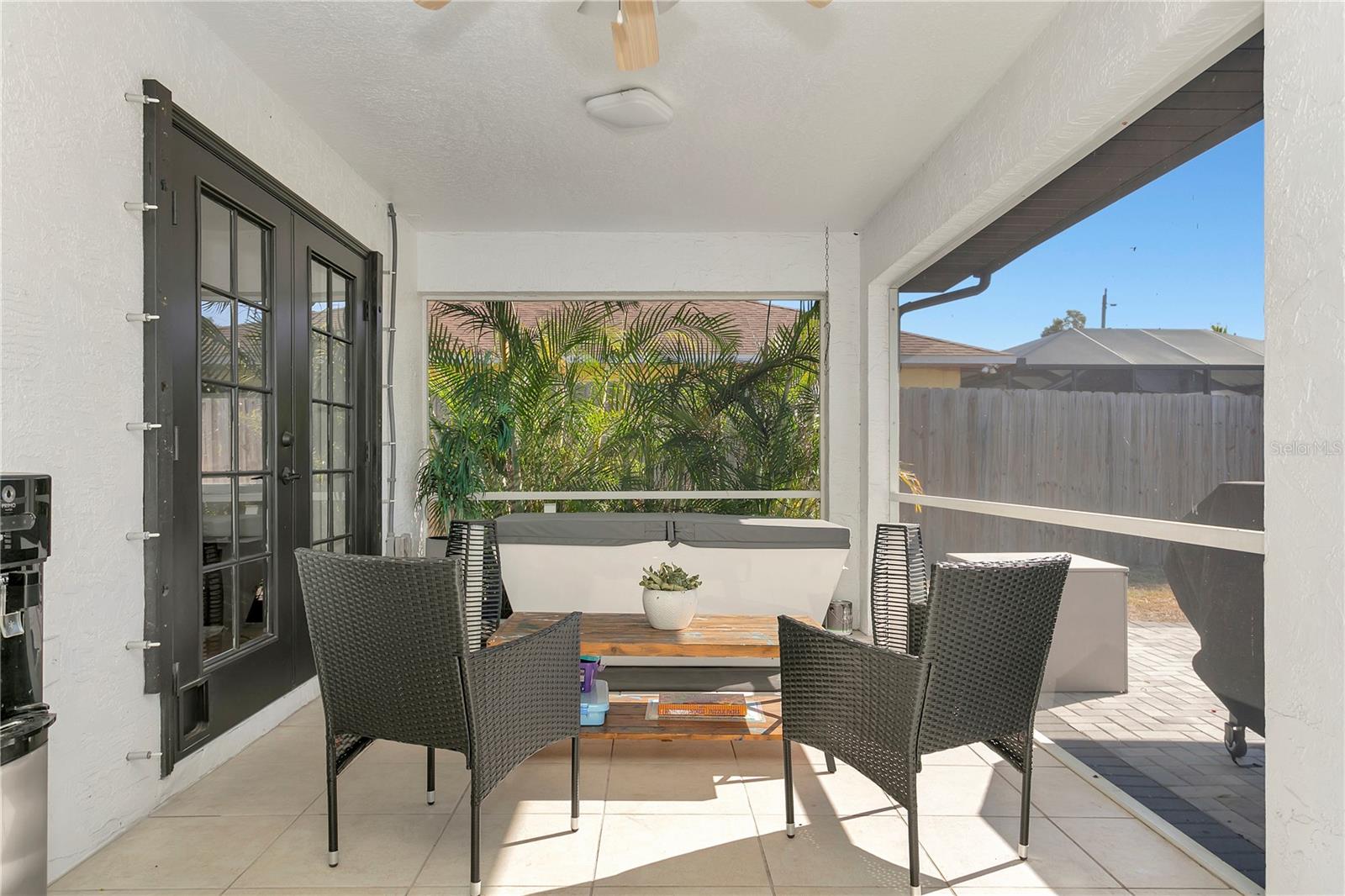 RIVERS EDGE - Residential