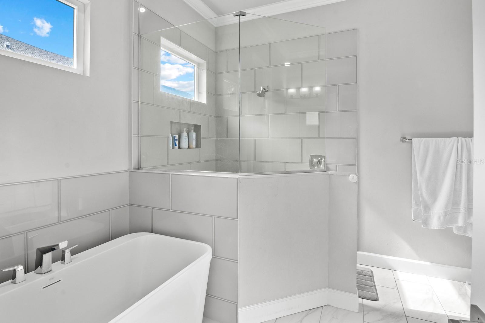 LUGANO PH I - Residential Lease