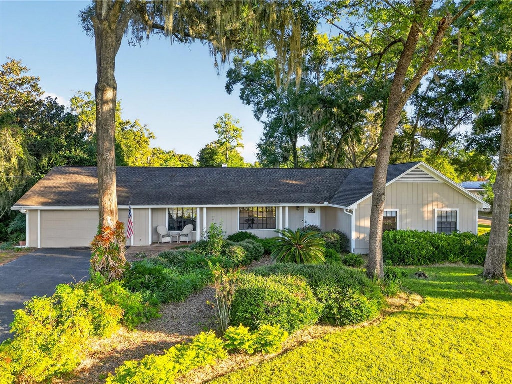 Photo of 3925 SE 17th Street, Ocala, FL 34471 (MLS # OM734668)