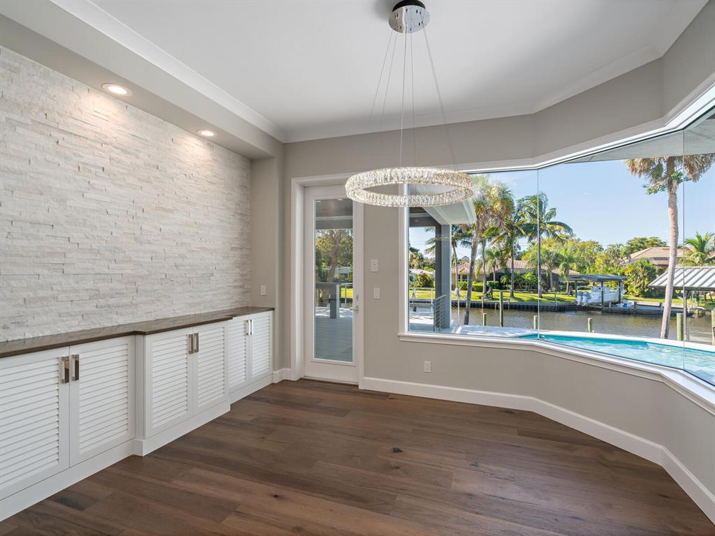 SARA SANDS - Residential