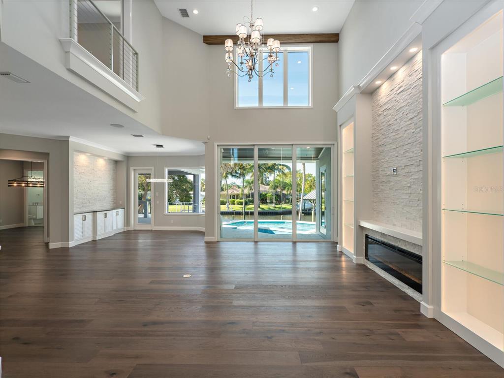 SARA SANDS - Residential