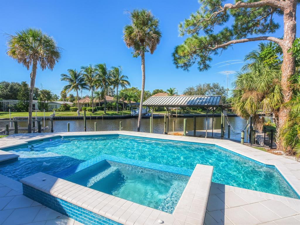 SARA SANDS - Residential