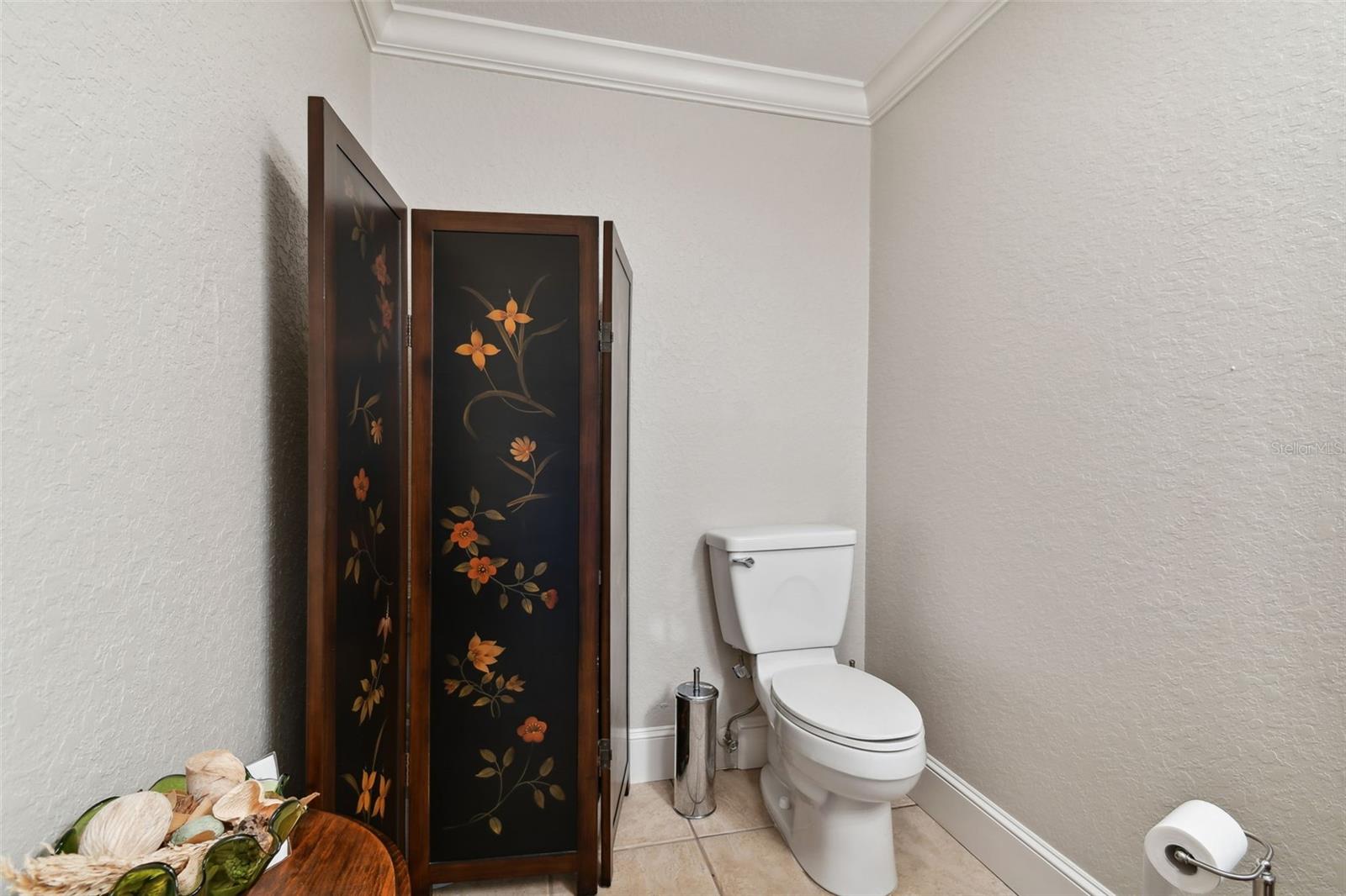 INTERLACHEN HEIGHTS - Commercial Lease