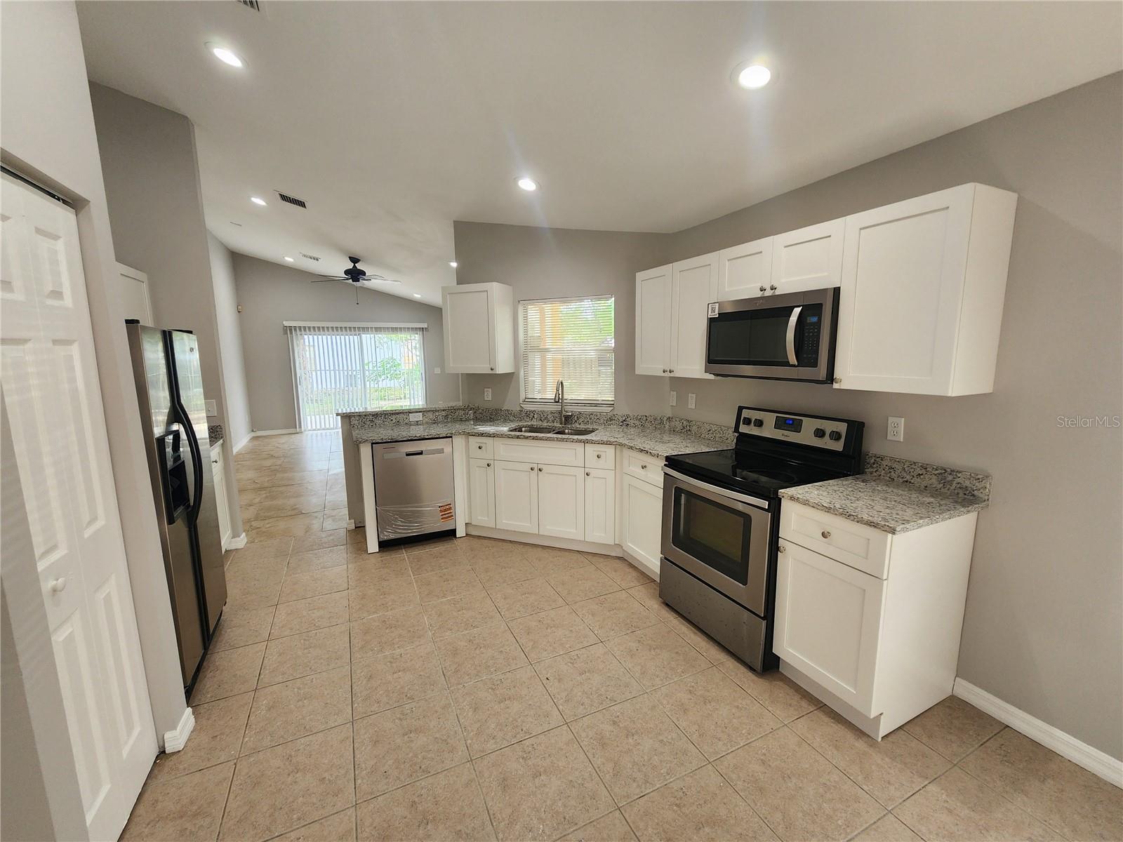 3407 E COMANCHE AVENUE