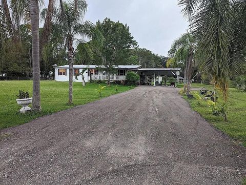 Photo of 740 S Palomino Street, Clewiston, FL 33440 (MLS # O6301113)