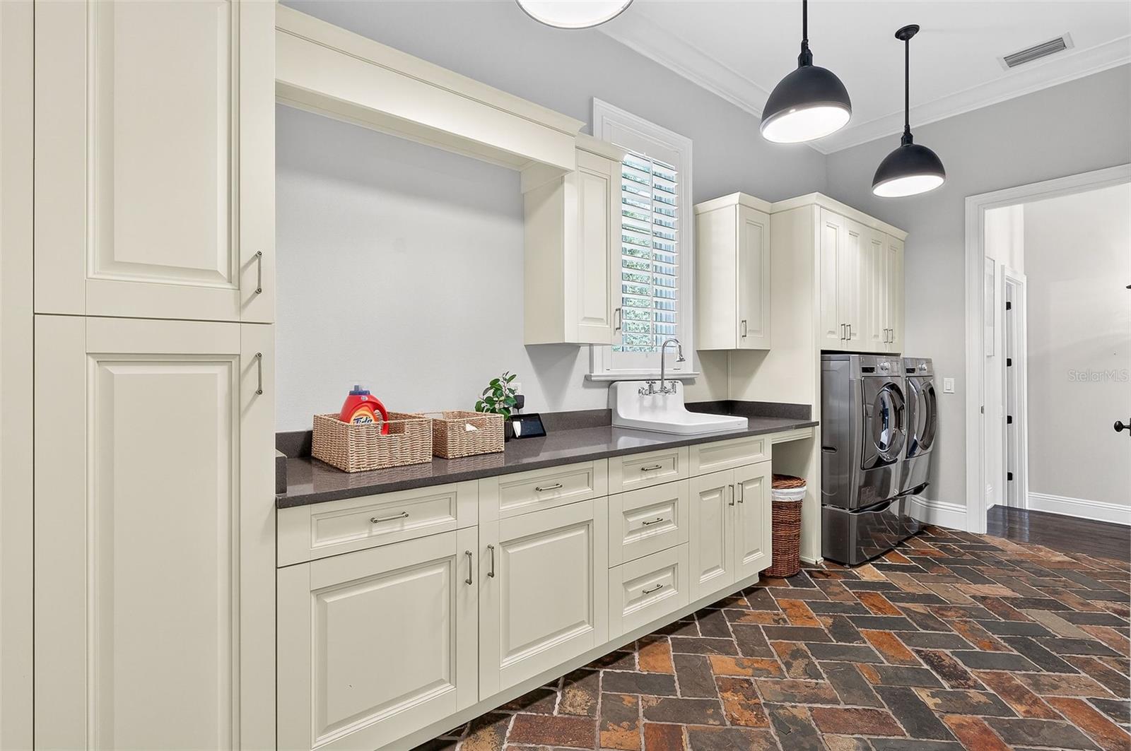 CHARMONT - Residential