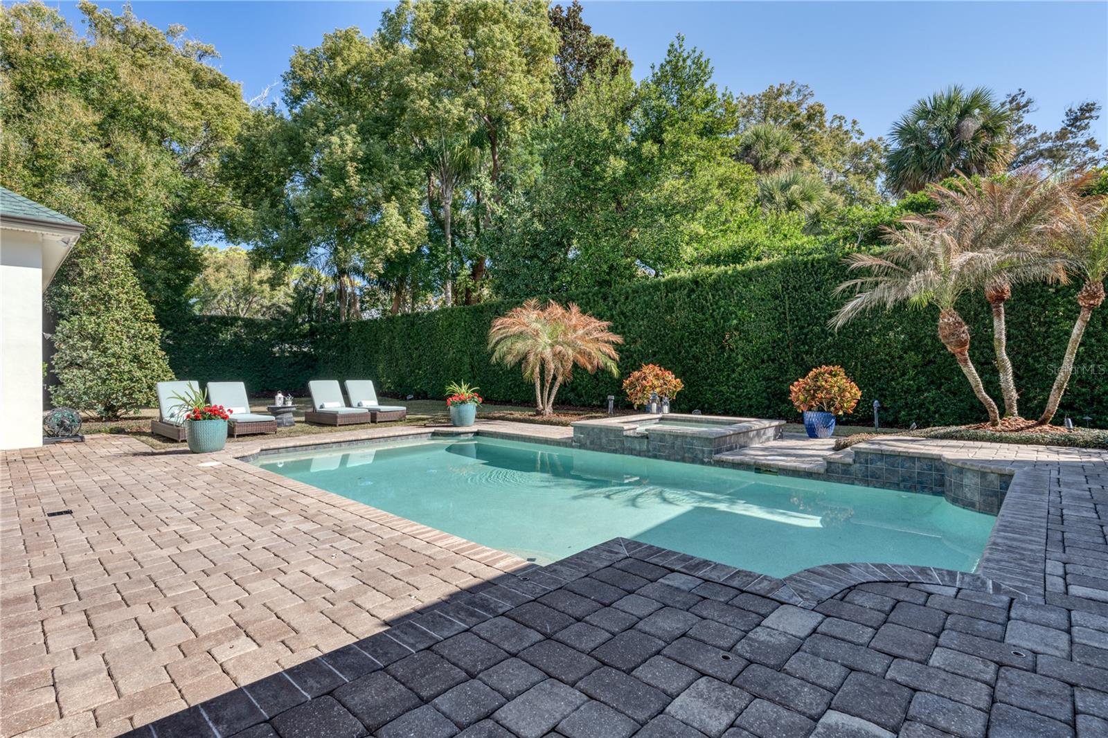 CHARMONT - Residential