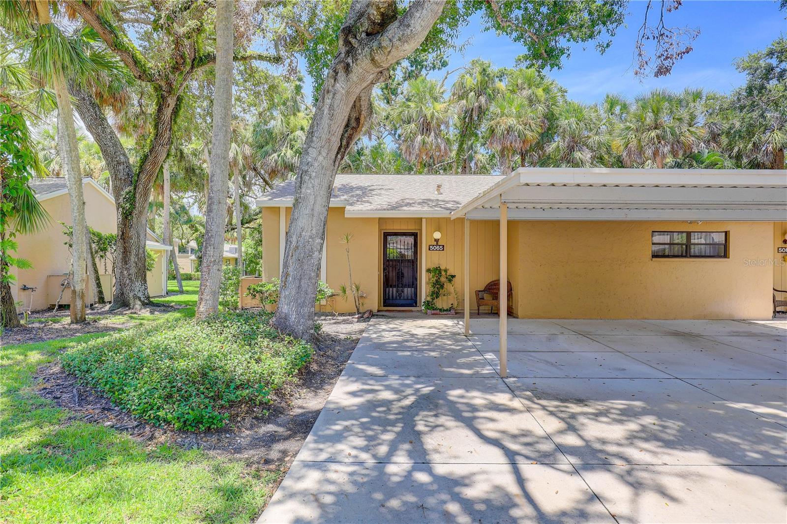 5065 VILLAGE GARDENS DRIVE 8