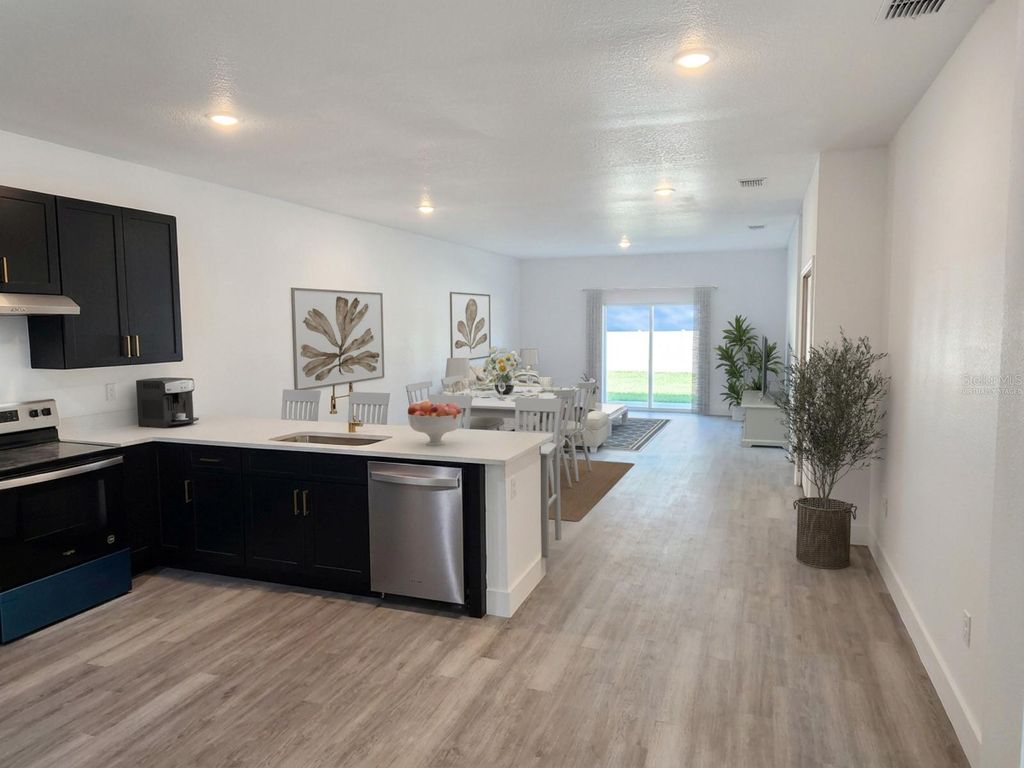 Photo of 109 Dr Martin Luther King Jr Boulevard S #B, Lake Wales, FL 33853 (MLS # O6376791)