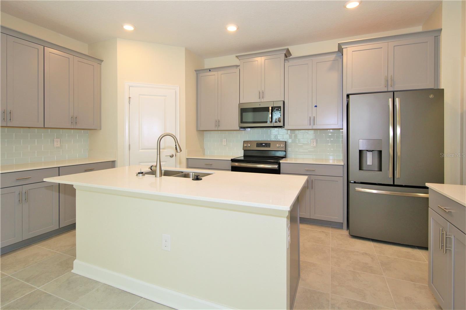 STOREY LAKE TR K - Residential Lease
