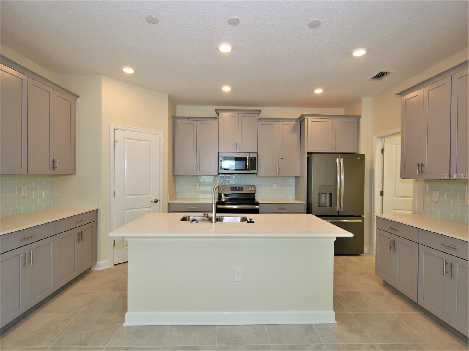 STOREY LAKE TR K - Residential Lease