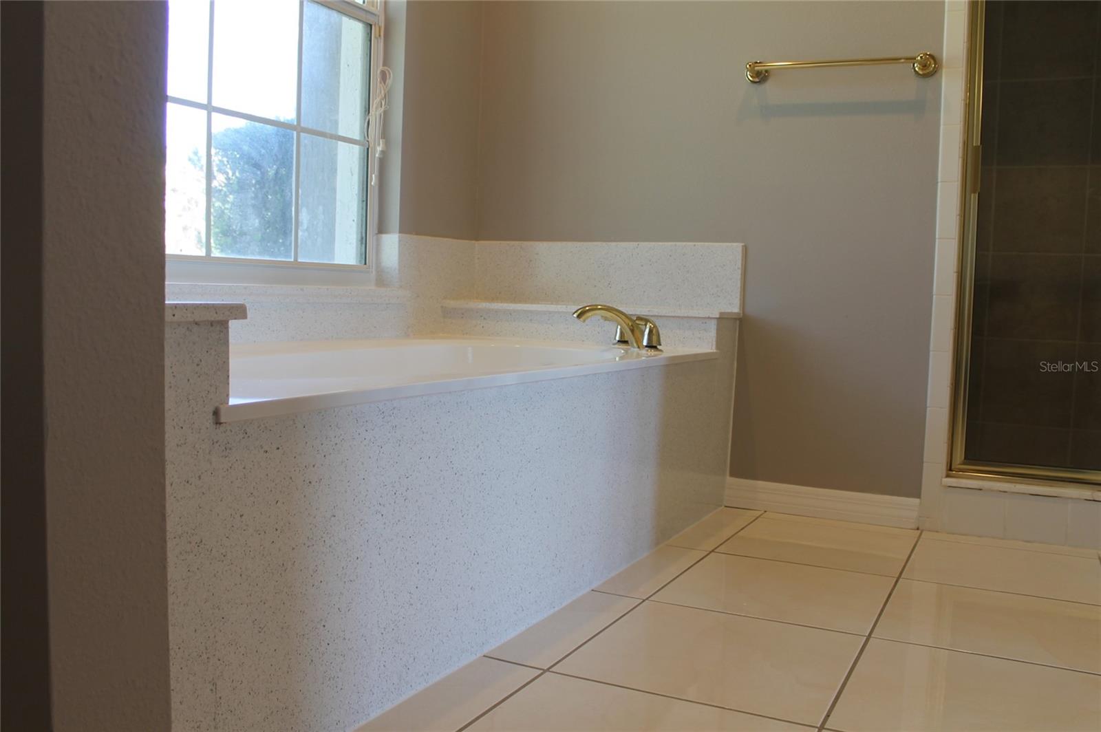 HAMILTON POINTE - Residential