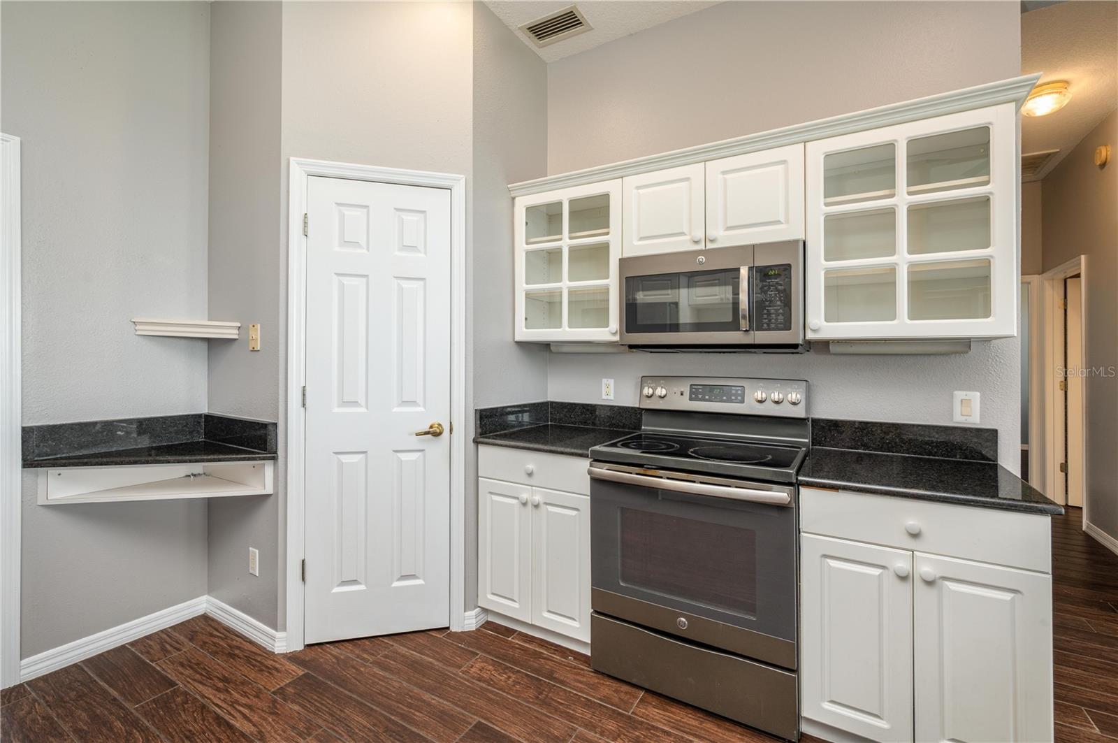 HAMILTON POINTE - Residential