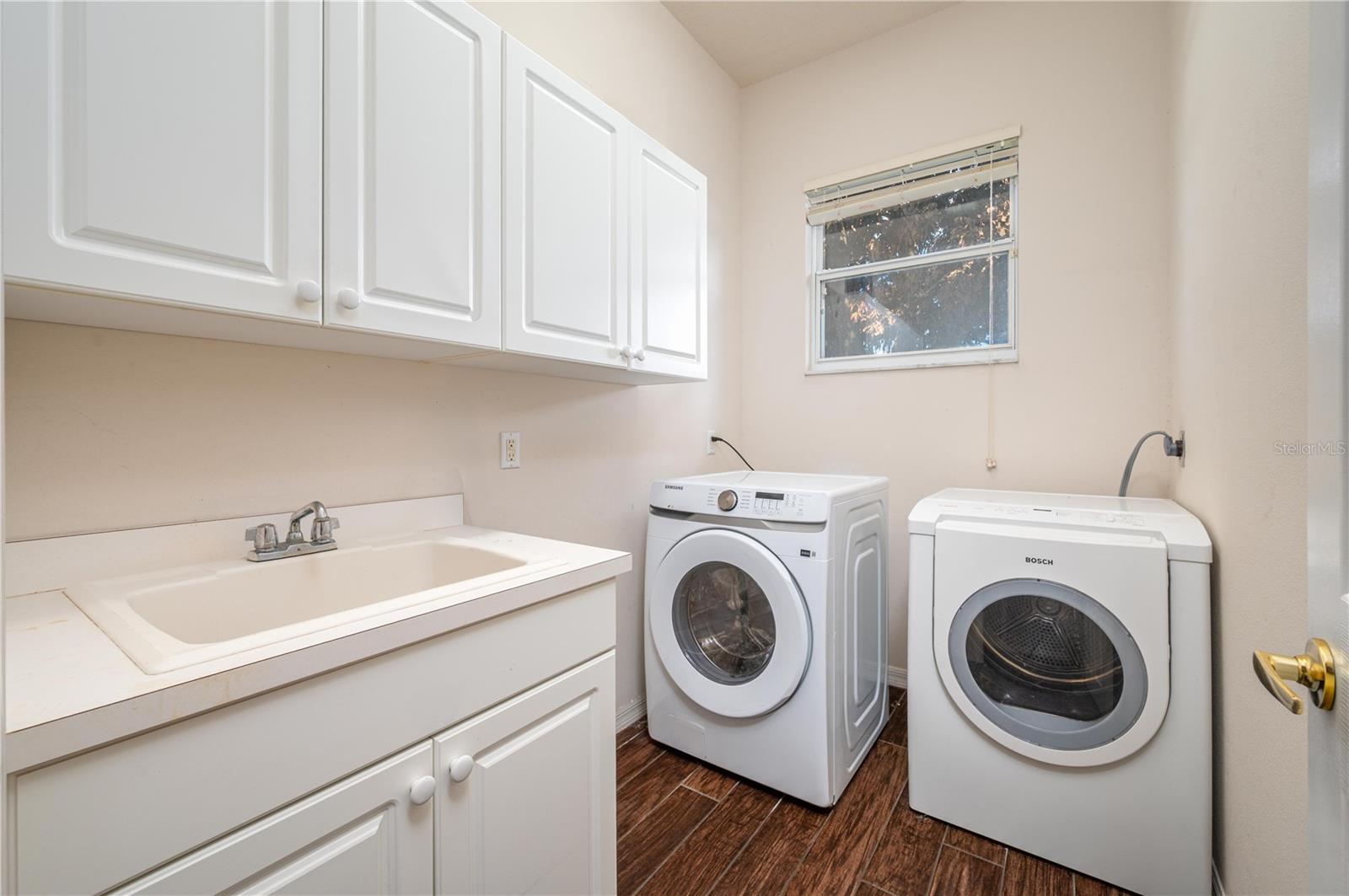 HAMILTON POINTE - Residential