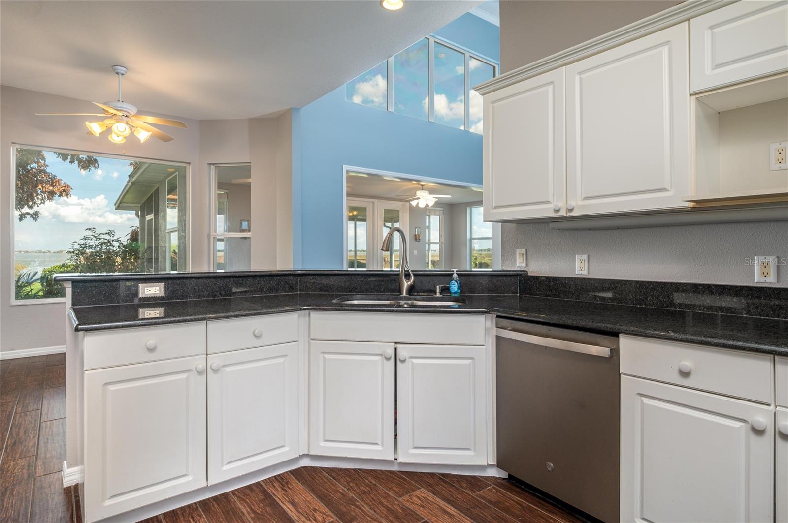 HAMILTON POINTE - Residential