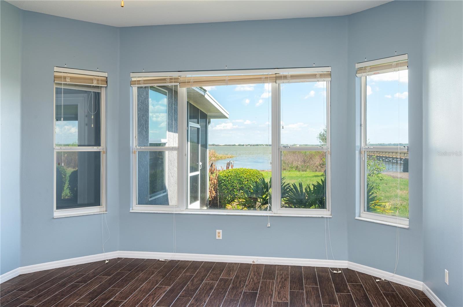 HAMILTON POINTE - Residential