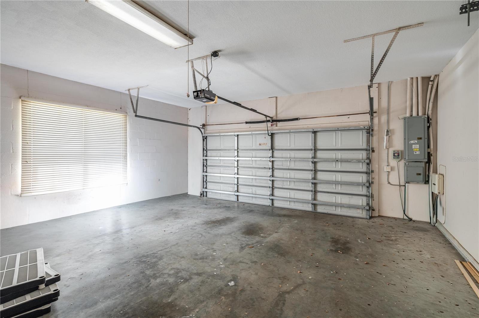 HAMILTON POINTE - Residential