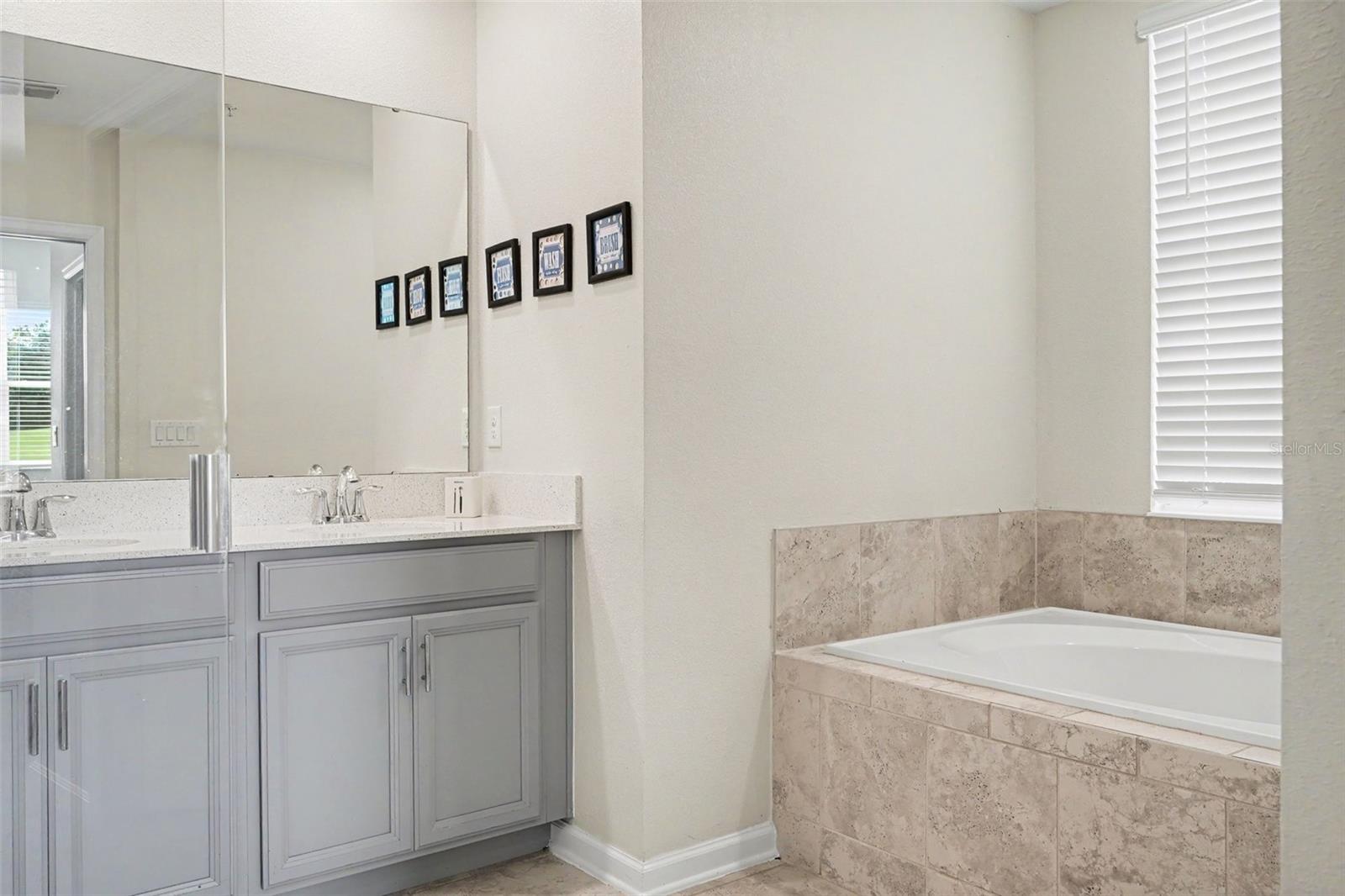 CHAMPIONSGATE CONDO PH 4 - Residential