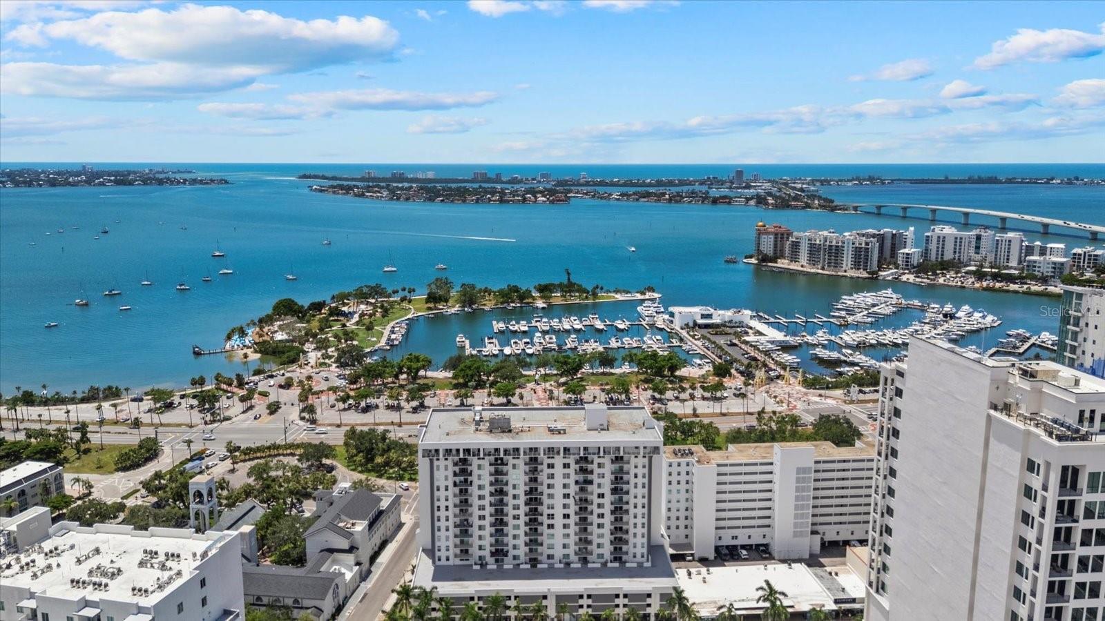 DOLPHIN TOWER - Residential