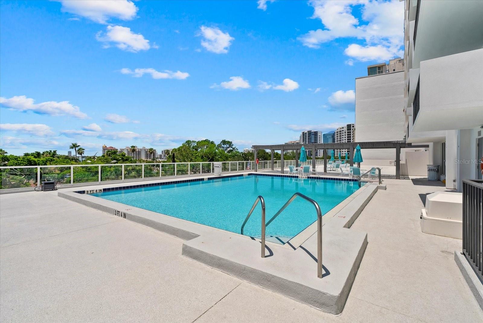 DOLPHIN TOWER - Residential