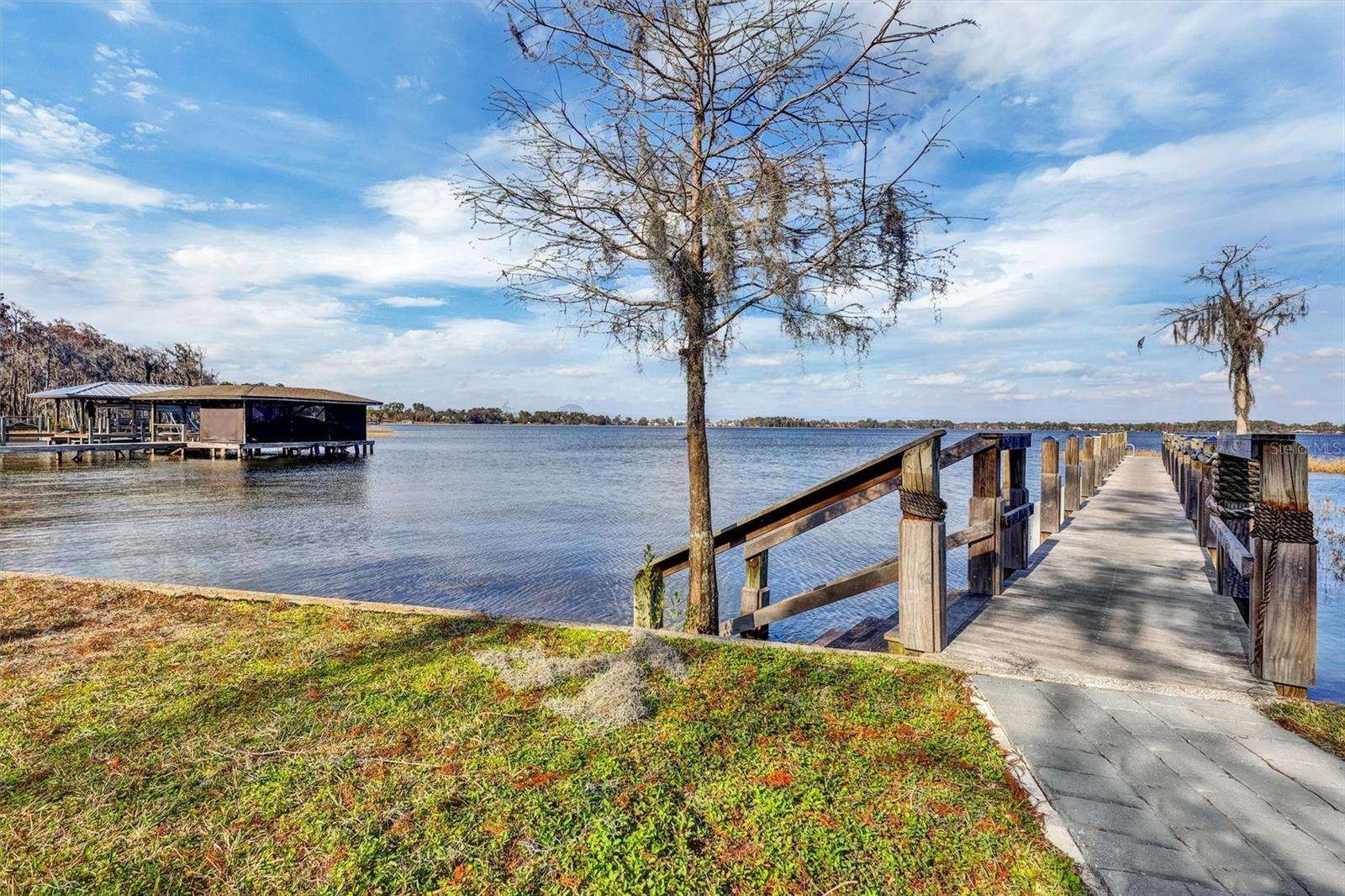 LAKE SHEEN RESERVE PH 01 48 43 - Residential