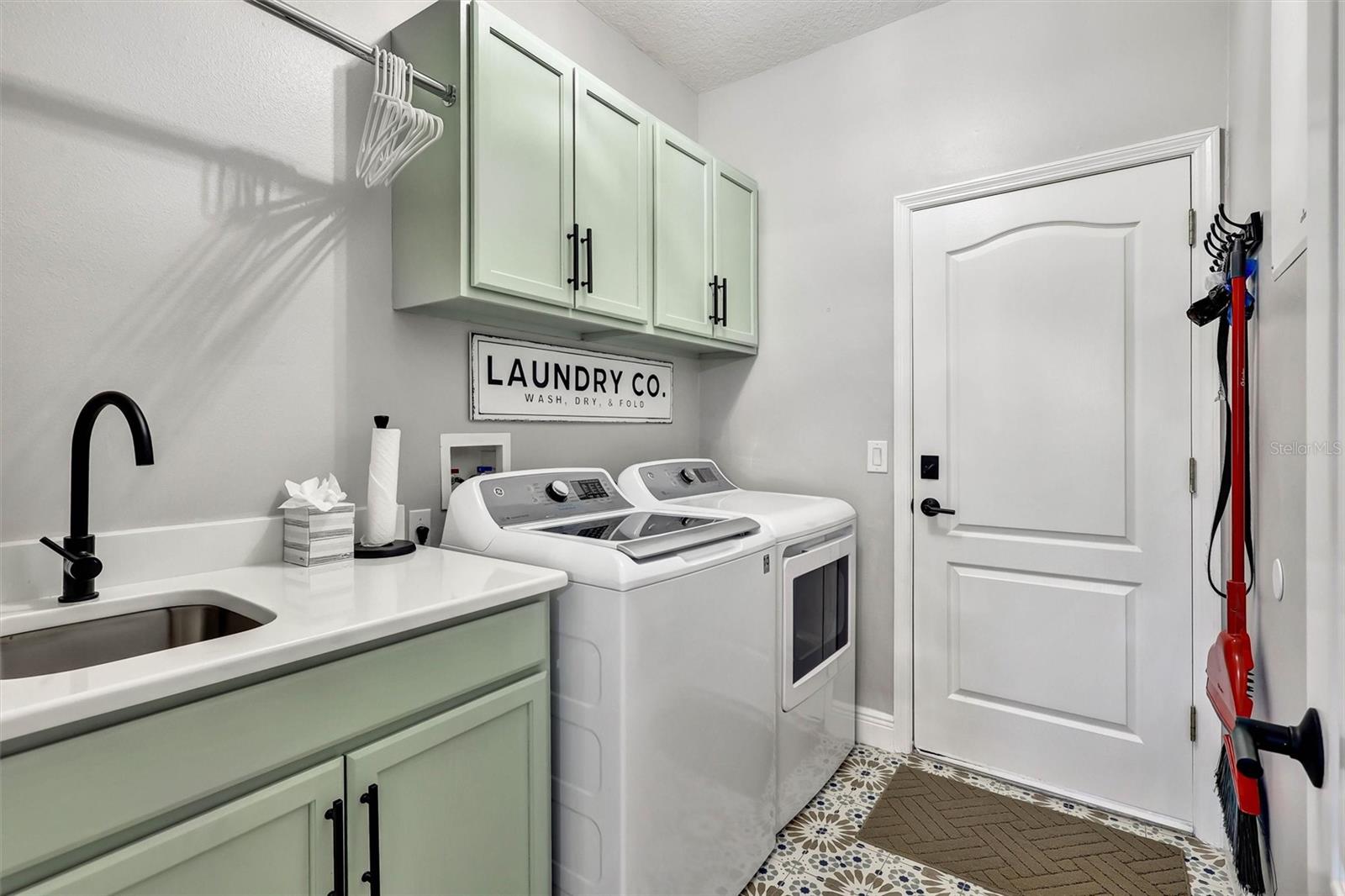 LAKE SHEEN RESERVE PH 01 48 43 - Residential