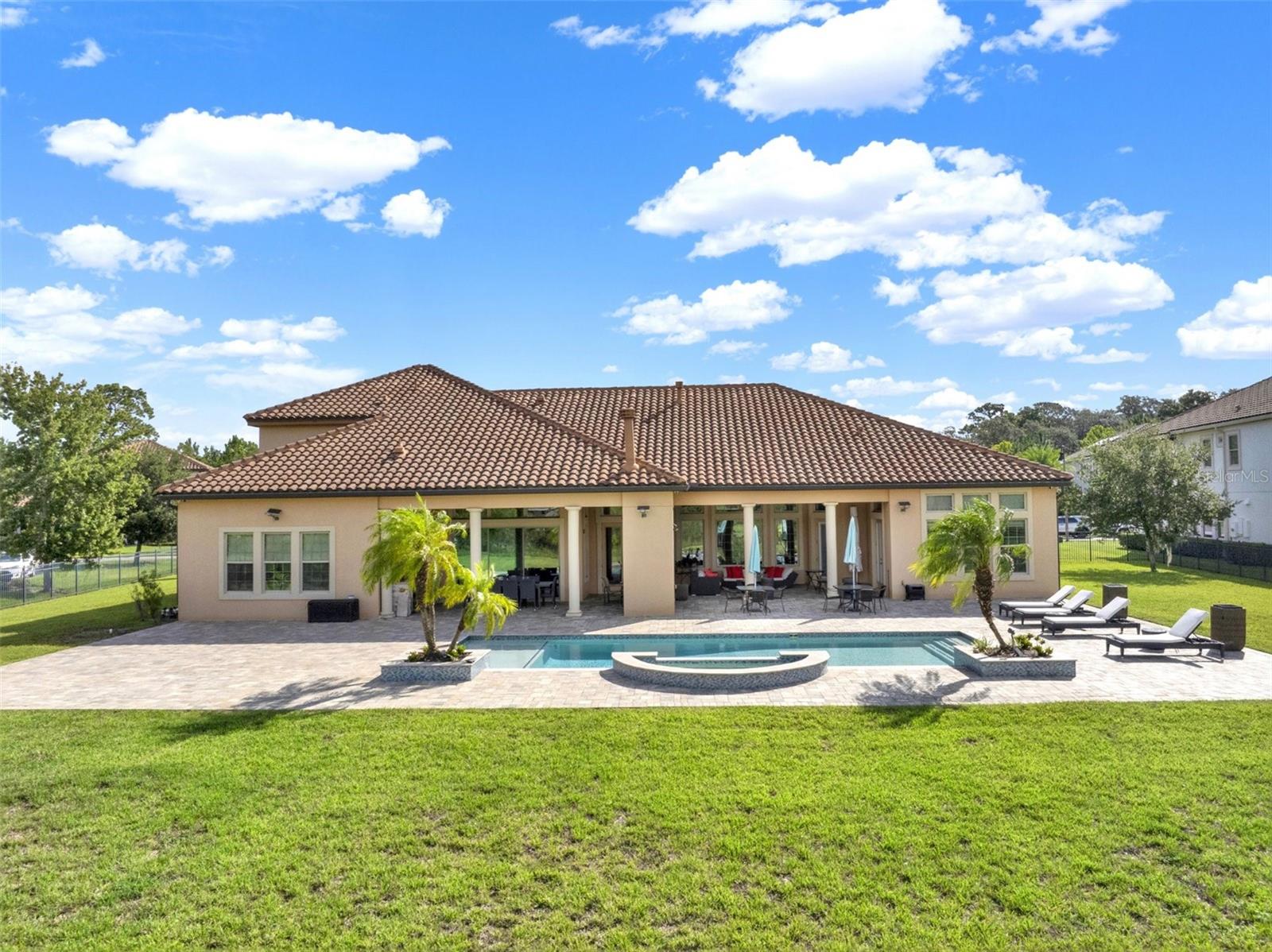 STEEPLE CHASE - Residential