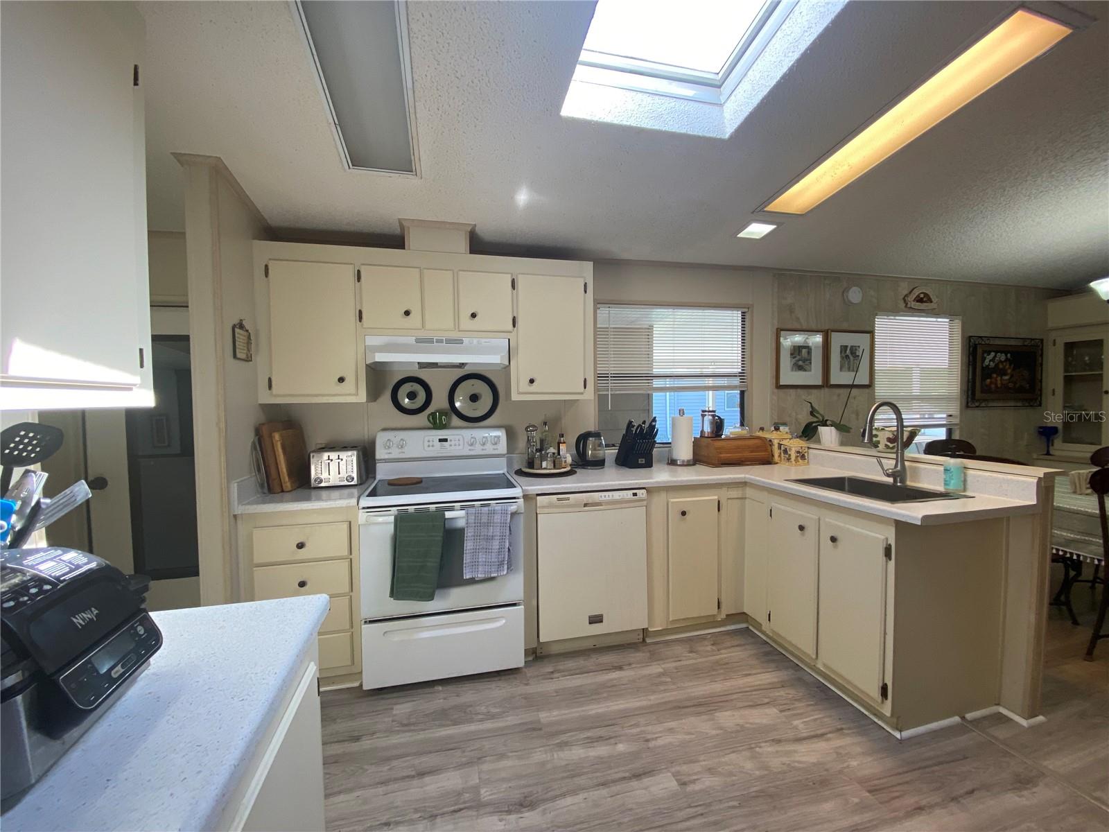 ZELLWOOD STATION COOP MH PARK - Residential