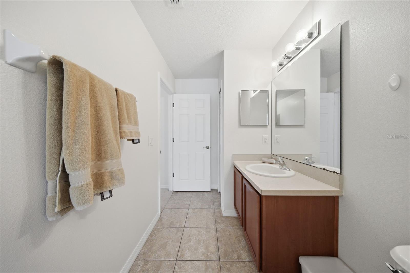 NEWBURY PARK - Residential