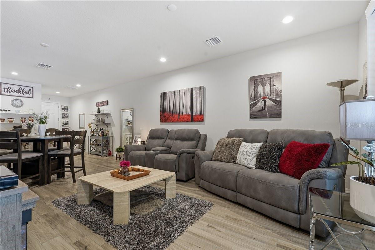 1962 LAKE RIDGE BOULEVARD