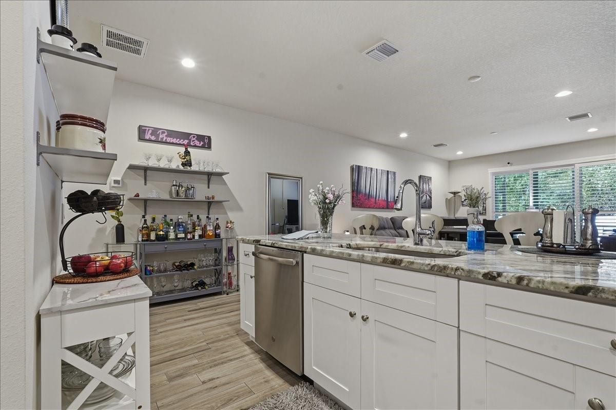 MONTCLAIR LAKE TWNHMS -PHASE 2 - Residential