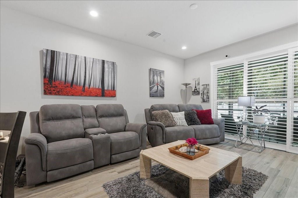 Photo of 1962 Lake Ridge Boulevard, Clearwater, FL 33763 (MLS # TB8489681)