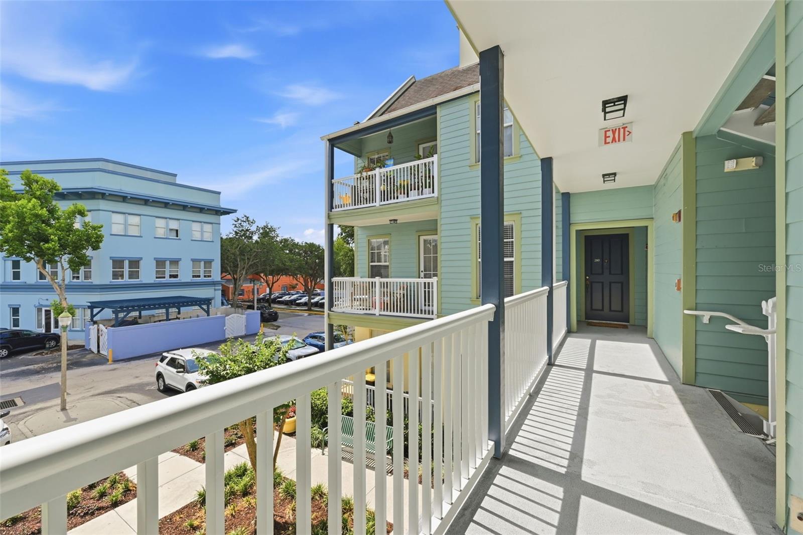 611 CAMPUS STREET 280