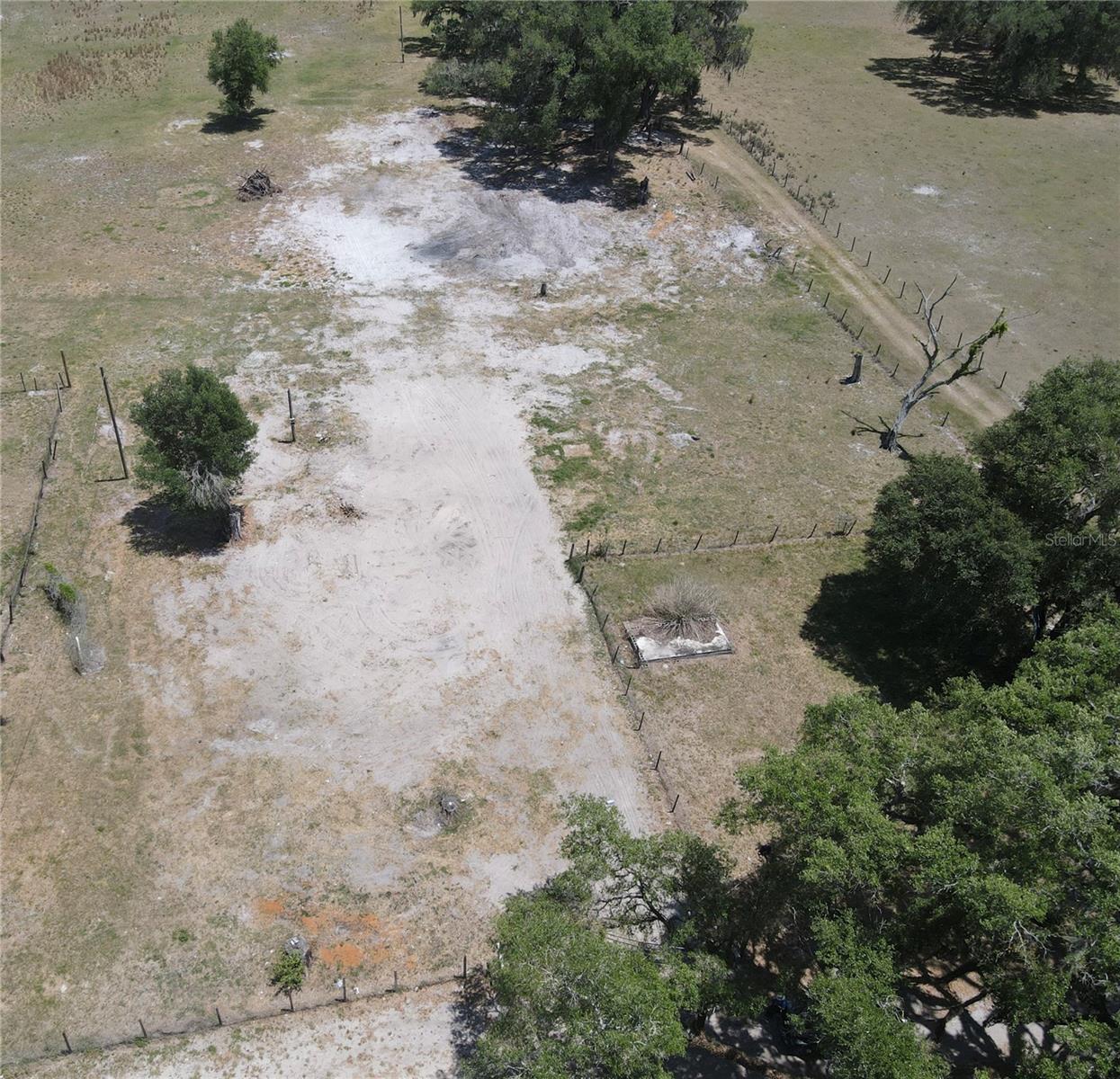 ACREAGE - Land