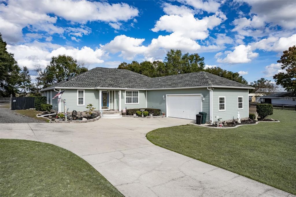 Photo of 2563 SE 156th Place, Summerfield, FL 34491 (MLS # OM716468)