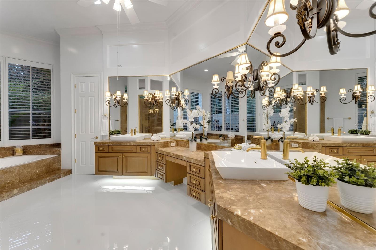ALAQUA LAKES - Residential