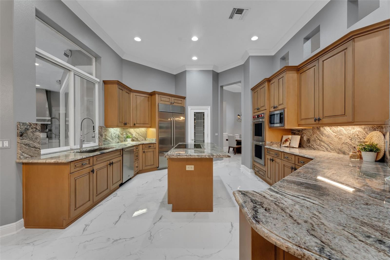 ALAQUA LAKES - Residential
