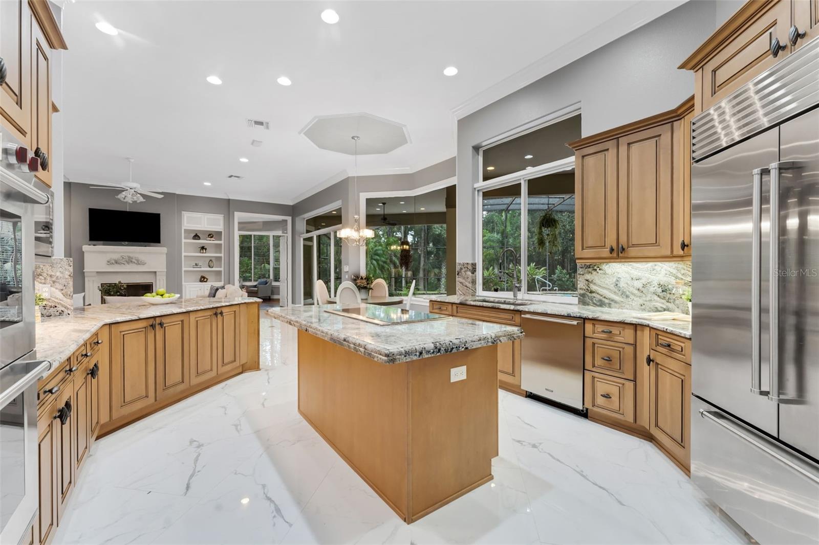 ALAQUA LAKES - Residential