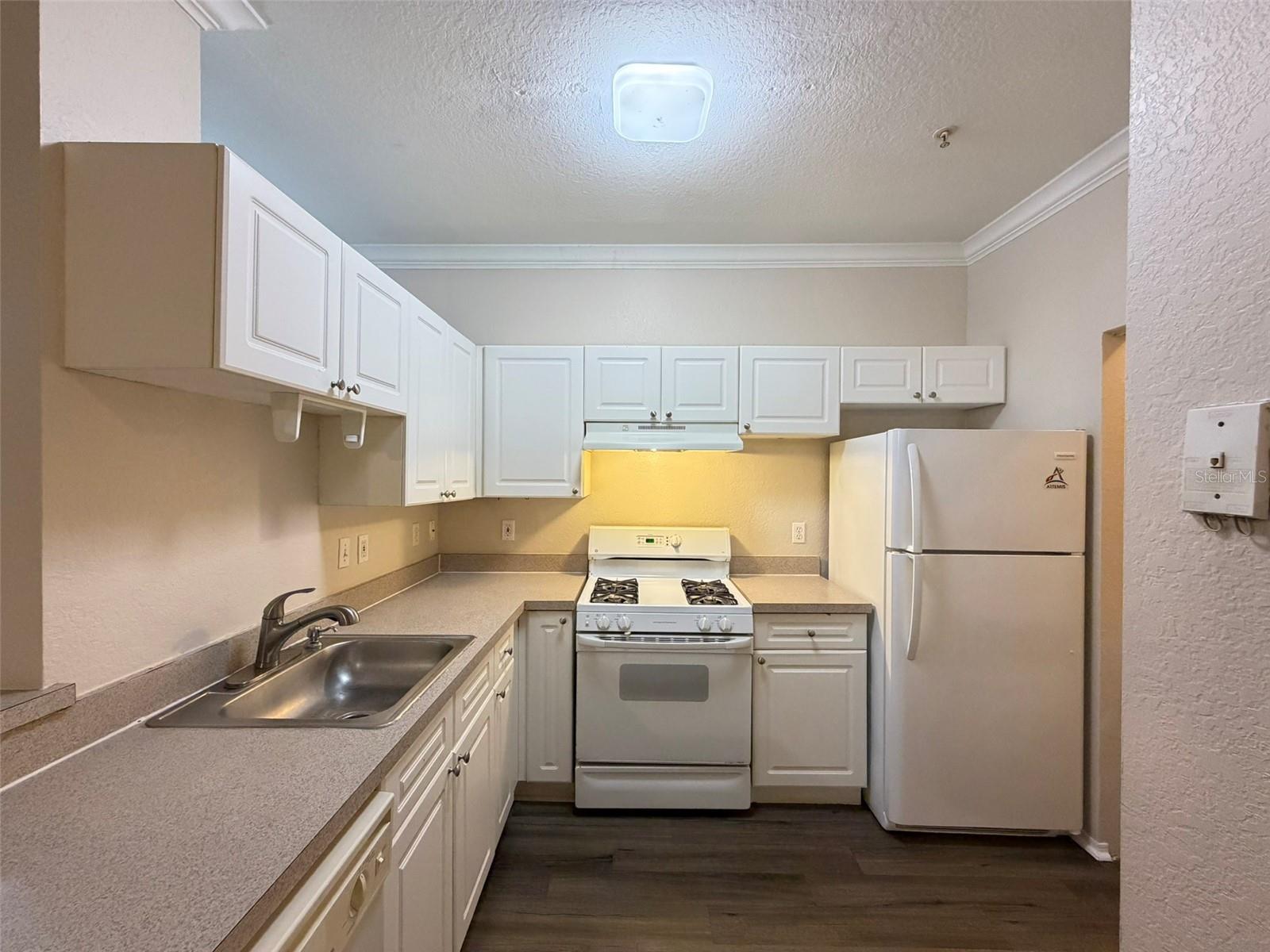 GRAND RESERVE/KIRKMAN PARKE CO - Residential Lease